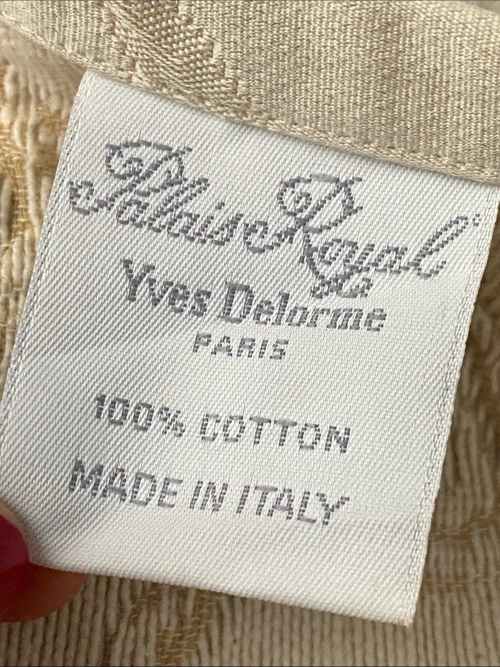 Yves Delorme Elegant Ivory Scalloped Embroidered Comforter